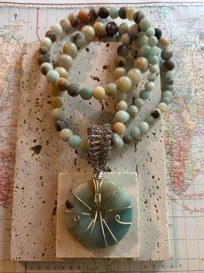 Silver wire wrapped Labradorite pendant and labradorite bead necklace.